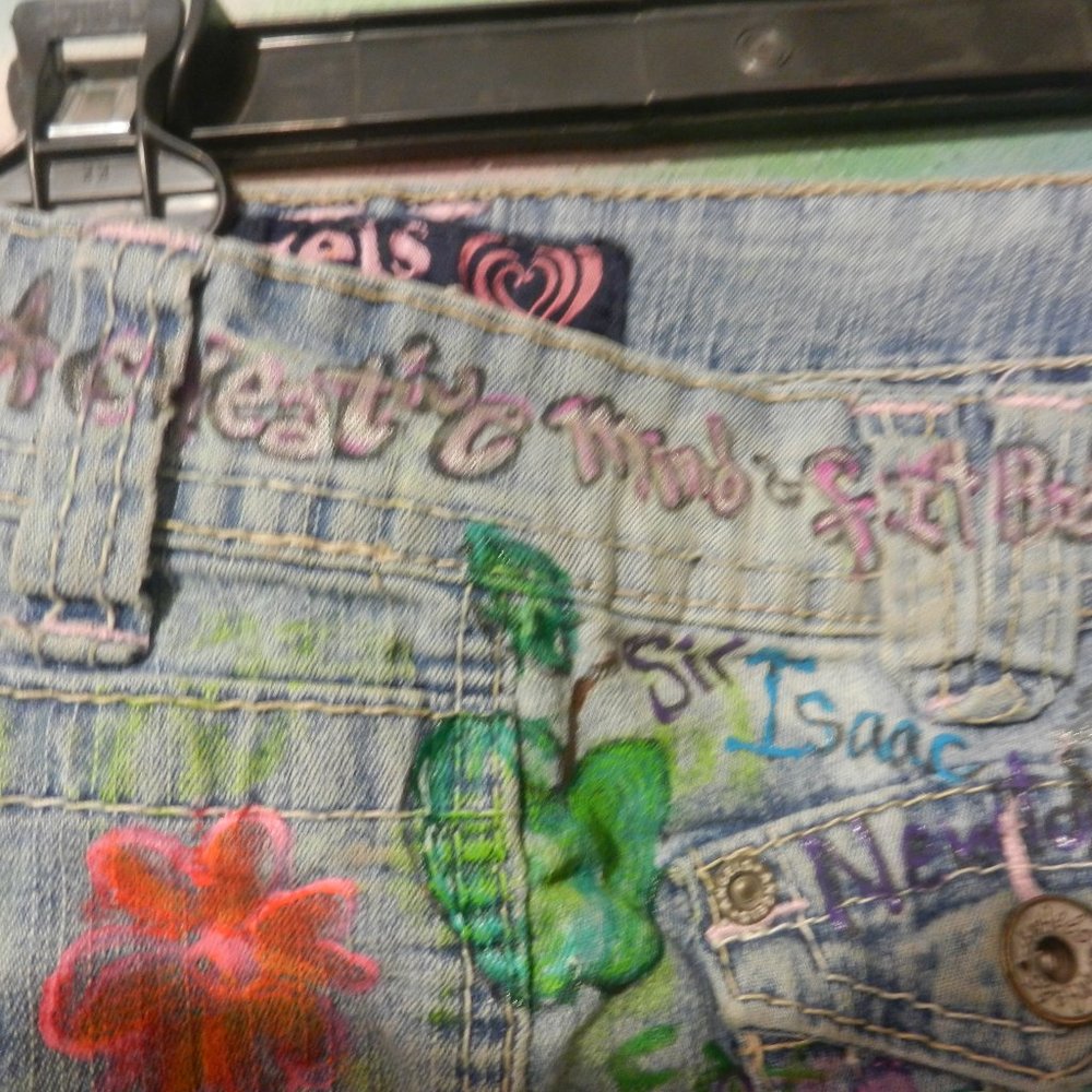 Graffiti Statement Plant Power shorts HAND CRAFTED OOAK custom design SIZE 3 - Picture 13 of 16